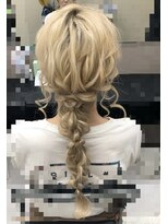 フェイブ(Fave)&nbsp;編み下ろしローポニーアレンジ