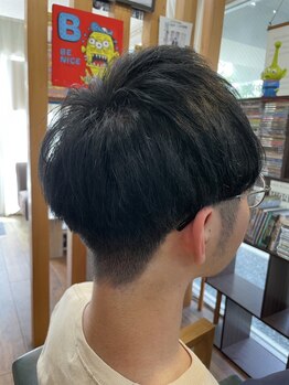 アトリエ ブルーム(Atelier BLOOM)の写真/男性スタイリストによるマンツーマン施術だから美容院に行くのが不安な方も気軽に通えること間違いなし☆