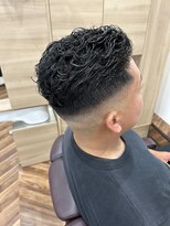 ヒカリ バイ イサミ 西川口(Hikari by ISAMI)&nbsp;韓国マッシュスペインカールスパイキーショート〈理容室〉西川口