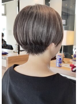 フロア(FLOOR) #マッシュショート#刈り上げショート#ハイライト