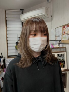 ヘアー リードレス(hair Re:dress) レイヤーカット外ハネスタイル艶カラー