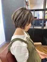 ウニレ バイ センス(unire by sense)&nbsp;【飾磨/姫路】白髪ぼかしハイライトで作るくびれショート