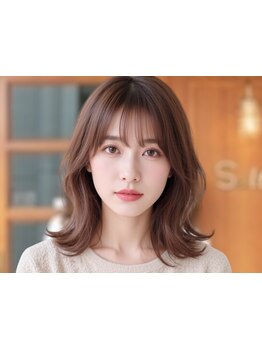 《白髪染めのお客様大歓迎》オフィスシーンでもオシャレができる！スロウカラーで艶のある白髪染めを