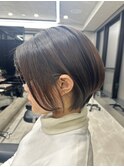 40代50代60代耳かけショート前髪なしハンサムショート白髪ぼかし