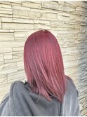 ピンクヴァイオレット×艶感ミディアムストレート