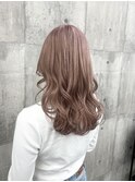 ピンクベージュ