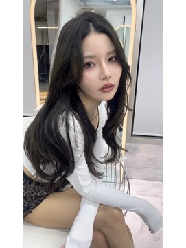 ロンドルピナス 小倉(Lond Lupinus) ミディアムレイヤーカット/似合わせカット/大人ガーリー/20代