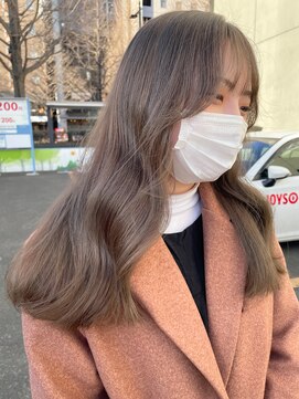 スリー(three) 韓国風ベージュ