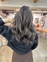 ヨロ 小岩(YOLO) ハイライトカラーミルクティーベージュケアブリーチダブルカラー