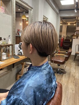 コンパス(COMPASS) 襟足すっきり　簡単スタイリング　ショートマッシュ