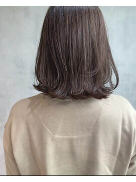 キチ(kichi.) [kichi.] くびれロブ×柔らかくすみベージュ