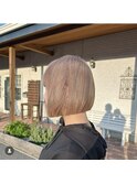 切りっぱなしボブ × ミルクティーベージュ
