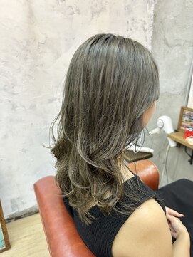 モスト(MocT) オリーブベージュ×レイヤーカット