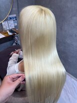 フィー 南越谷店(fee)&nbsp;ハイトーンでも叶うツヤ髪