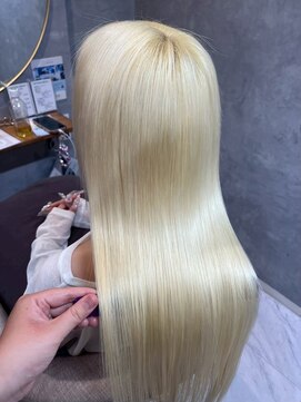 フィー 南越谷店(fee) ハイトーンでも叶うツヤ髪