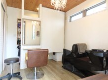 ラカシェット(La cachette)の雰囲気（フルフラットのシャンプー台でゆったりシャンプー♪）