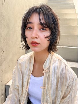 ソワ オモテサンドウ(SOIE OMOTESANDO) 人気　ぷつっと顔まわりレイヤーミディアム。