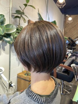 ヘアードレスビュー(hair dress V.I.E.W) 丸みショート