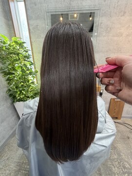 イシン(ISIN) ISINの美髪を育む【髪質改善縮毛矯正】