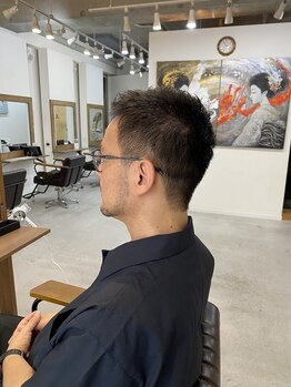 コモレビ(COMOREVI)の写真/赤坂駅徒歩7分！メンズビジネスヘアも◎落ち着いた空間で清潔感UP！オンオフ切り替え自由なスタイルへ♪