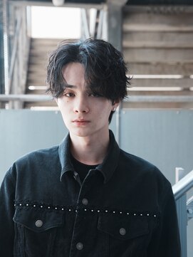 レタッチバイフィフス(RETOUCH by fifth) センターパート×シャドウパーマ