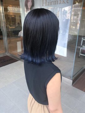 ヘアメイク シュシュ(Hair make chou chou) ブルーグラデーション切りっぱなしボブ【chou-chou 北林夏実】