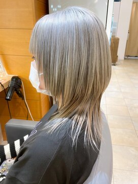バブ バイネオリーブ(Bab by neolive) ハイトーン☆シルバーアッシュ　くびれヘア