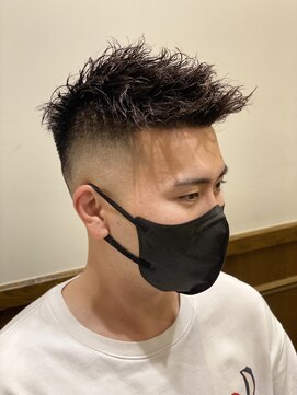 ヒロギンザバーバーショップ 神楽坂店(HIRO GINZA BARBER SHOP) ツイストパーマ　スキンフェード