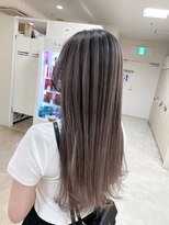 グレーベージュニュアンスカラーヘルシースタイルレイヤーロング