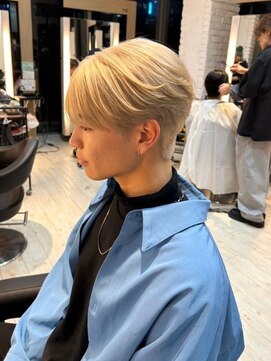 インク サカエ(inq sakae) ブリーチ2回トリプルカラーハイトーンベージュ