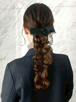 アイウィル(Ai WilL)&nbsp;ヘアセット 結婚式アレンジ ローポニー 編み込み リボン