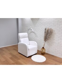 傷まない＆色持ちの良いグレイカラーで、エイジング毛も美しく。周南「Clair」で理想の髪へ。