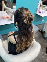 リエラ 新宿(RIERA)&nbsp;ゆるふわお団子ハーフアップ