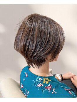 リリー(lilly)の写真/佐賀吉野ヶ里で顔周り似合わせカットを！ショートやボブも幅広い年齢層に似合うスタイルを提案♪