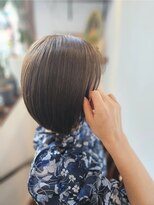 サーティーン(THIRTEEN)&nbsp;優しいグリーン系♪オリーブブラウンで透明感◎《30代40代》