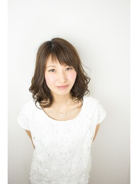 ヴィテスオンボディーズ フラワータウン(Vitesse on bodies) ☆ベージュカラーとショートバングがかわいい♪大人ボブ☆