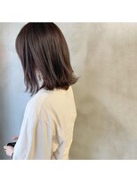 ミント(mint)&nbsp;カーキグレーで赤み除去！