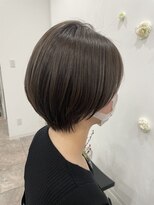 シダ(sida SAIIN)&nbsp;20代30代40代　大人くびれショートクラッシースタイル