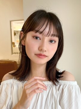 ガーデンヨコハマ(GARDEN YOKOHAMA) ミディアムレイヤーカットおくれ毛オリーブベージュワンカール