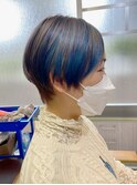 ショートボブにインナーカラー