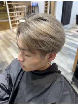 フリーダム ミスト 鳥取駅前店(freedom mist) ダブルカラー ホワイトベージュ