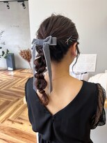 セイル(Sail)&nbsp;リボン×編みポニー8.22アプリコットオレンジくびれヘア