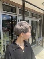 イェスオキナワ(yes okinawa)&nbsp;初めてのブリーチでシルバーカラー