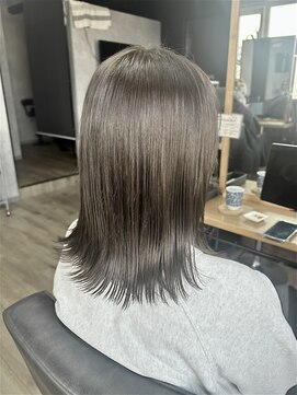 オリーブベージュ×ミディ