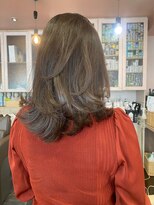 エン 仙台(en) 上品ミディアムレイヤー、グレージュカラー、髪質改善