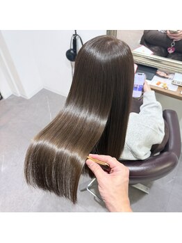 アルファ 久留米店(alpha)の写真/半個室型髪質改善専門のサロンだから提供できるダメージ改善♪柔らかく艶やかな美髪へ♪