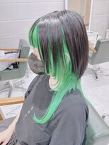 デイズ(days) 黒髪にグリーンカラーでインナーカラーウルフ/デザインカラー
