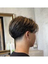 フォーシーズン カットクラブ(FOURSEASON CUT CLUB)&nbsp;センターパート／テーパーフェード／バーバー