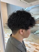 ケンジ 平塚 アネッタ(KENJE annetta)&nbsp;刈り上げマッシュ　スパイラルパーマ