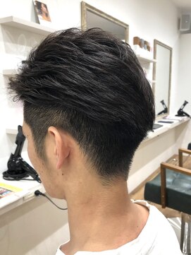 アクルヘアーバイテソロ(AKUR hair by tesoro) かきあげオールバック風
